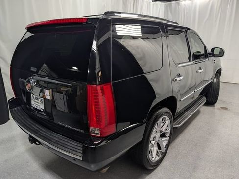 Used 2013 Cadillac Escalade Luxury AWD/4WD image 4