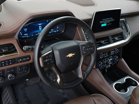 Used 2023 Chevrolet Suburban High Country AWD/4WD image 23