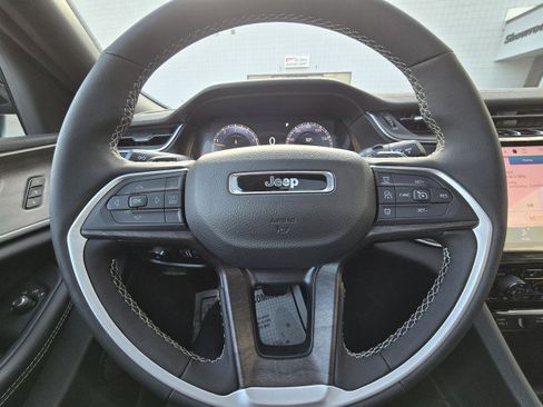 New 2025 Jeep Grand Cherokee Limited image 21