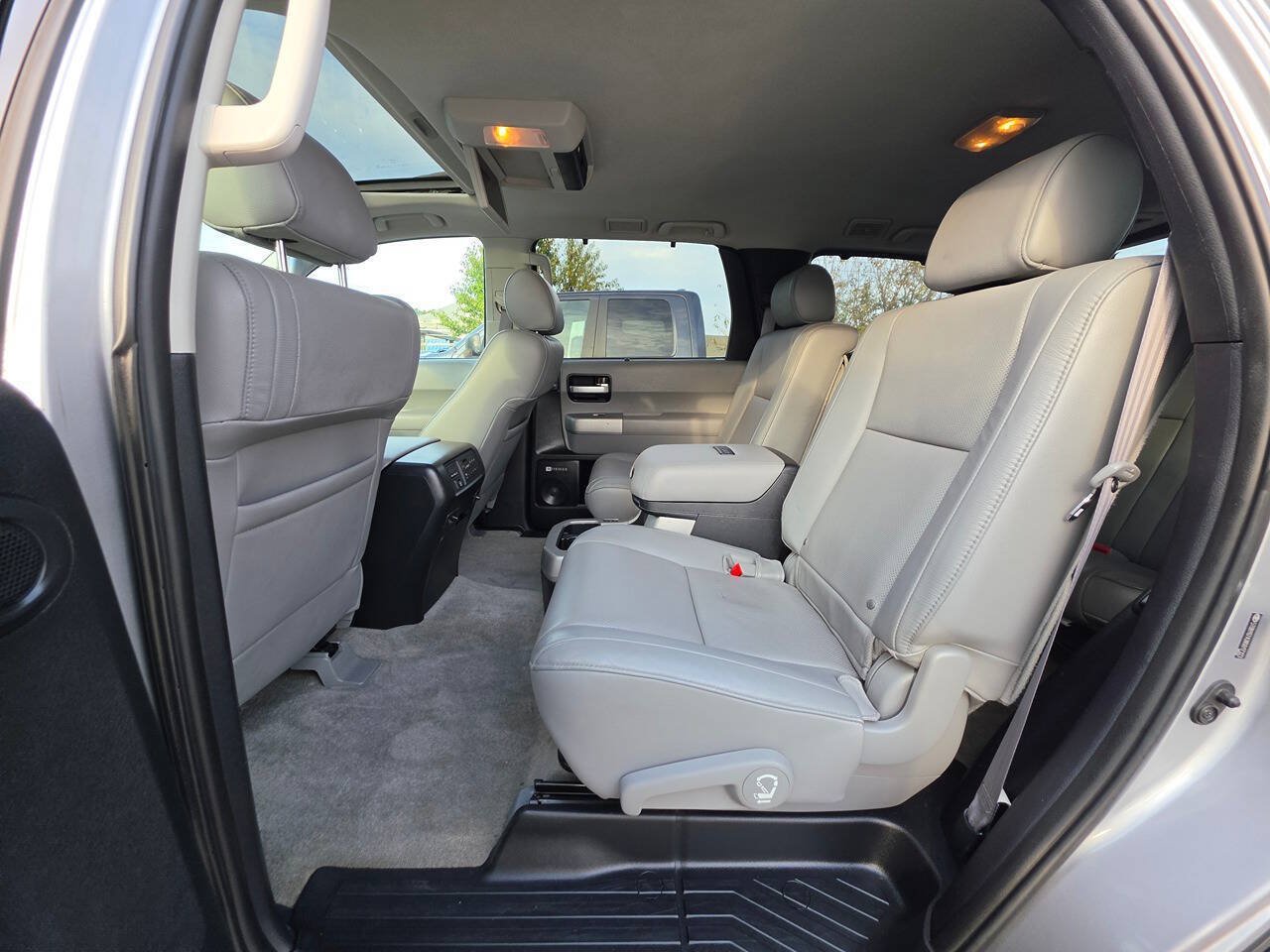 Used 2008 Toyota Sequoia Platinum w/ Cold Area Pkg AWD/4WD image 24