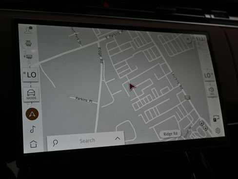 Used 2025 Land Rover Range Rover Sport Dynamic SE image 14