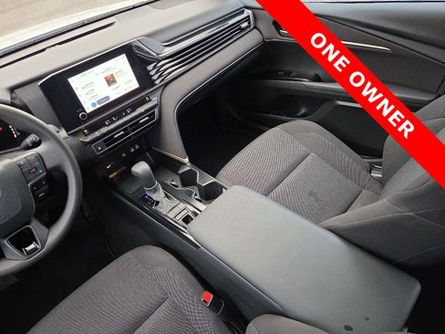 Used 2025 Toyota Camry LE image 11