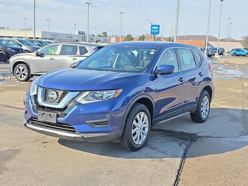 Used 2019 Nissan Rogue S image 3