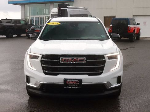 Used 2025 GMC Acadia Elevation FWD image 2