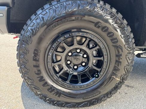 New 2025 GMC Canyon AT4 w/ AT4X AEV Edition image 10