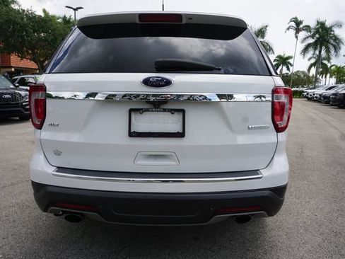 Used 2018 Ford Explorer XLT w/ Equipment Group 201A FWD image 31