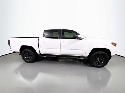 Used 2021 Toyota Tacoma SR w/ SR Convenience Package image 3