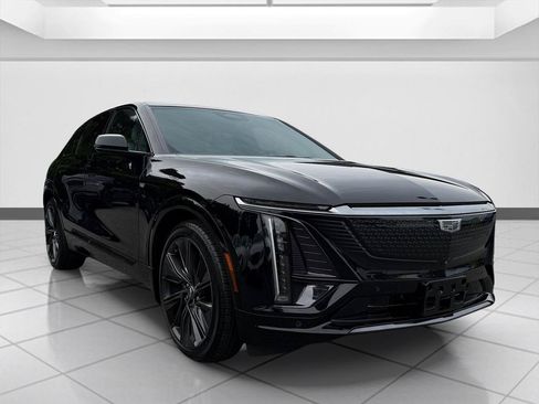 Used 2024 Cadillac Lyriq Sport RWD image 7