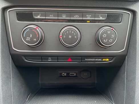Used 2018 Volkswagen Atlas SE AWD/4WD image 29