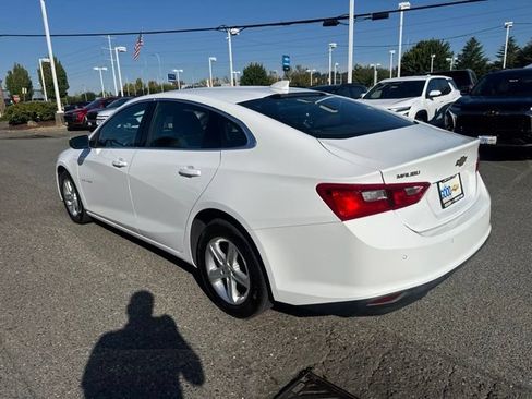 Used 2024 Chevrolet Malibu LT FWD image 3