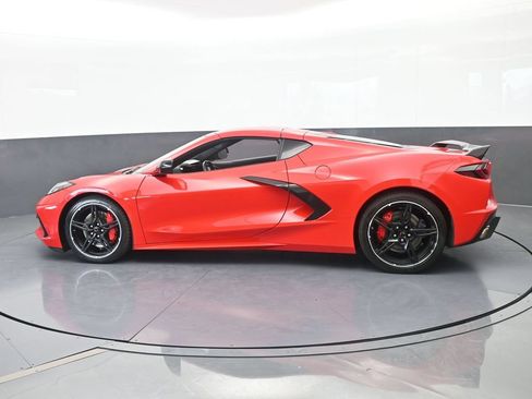 Used 2020 Chevrolet Corvette Stingray Preferred Cpe w/ 2LT Preferred Equipment Group RWD image 3