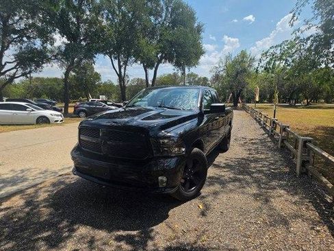 Used 2021 RAM 1500 Express RWD image 3