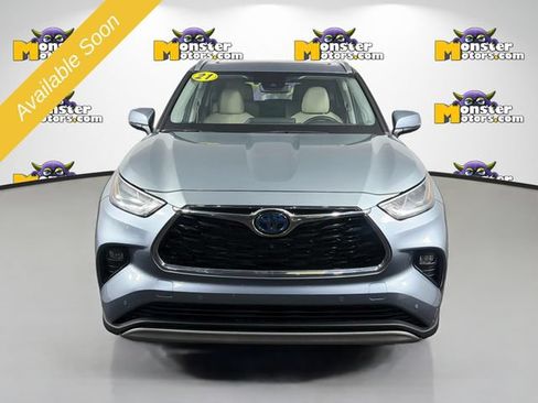 Used 2021 Toyota Highlander Platinum AWD/4WD image 2