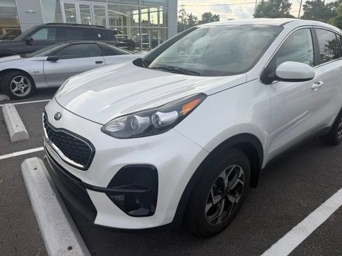 Certified 2022 Kia Sportage LX FWD image 2