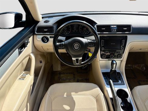 Used 2013 Volkswagen Passat 2.5 SE image 25