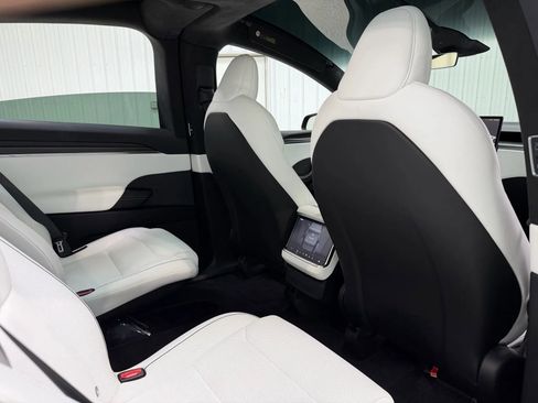 Used 2023 Tesla Model X Plaid image 21