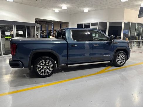 Used 2025 GMC Sierra 1500 Denali w/ Denali Reserve Package AWD/4WD image 9