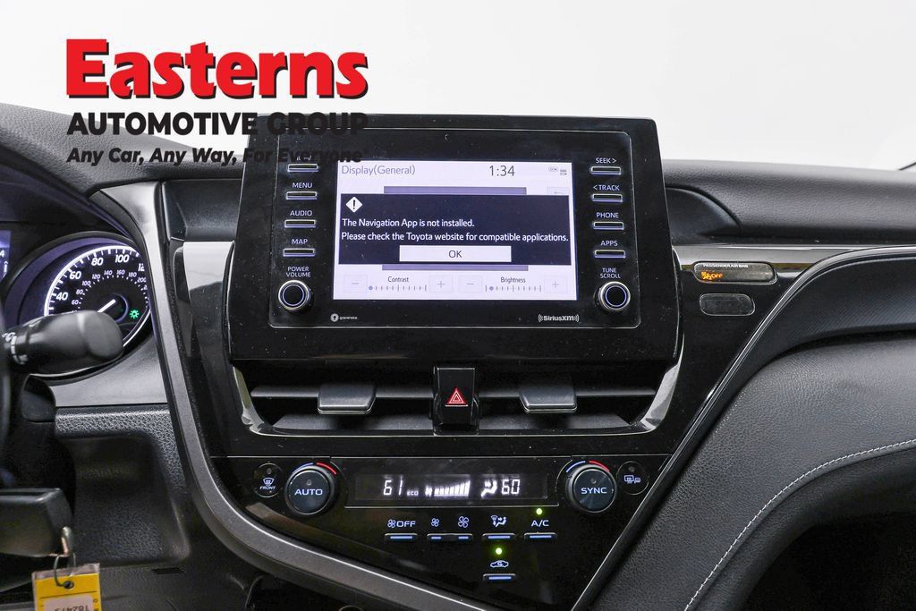 Used 2023 Toyota Camry SE FWD image 11