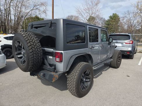 Used 2016 Jeep Wrangler Unlimited Sahara w/ Connectivity Group image 5