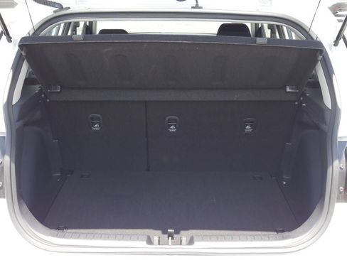 Used 2025 Hyundai Venue SEL FWD image 17