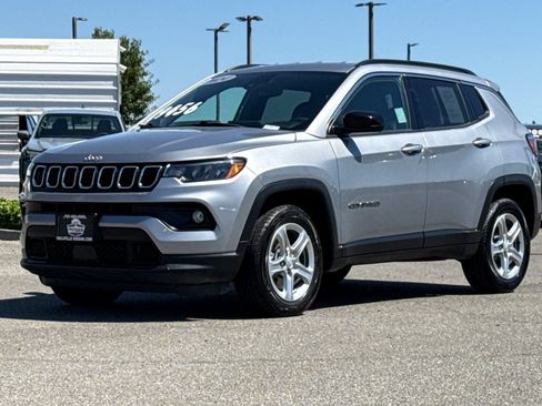 Used 2024 Jeep Compass Latitude AWD/4WD image 10