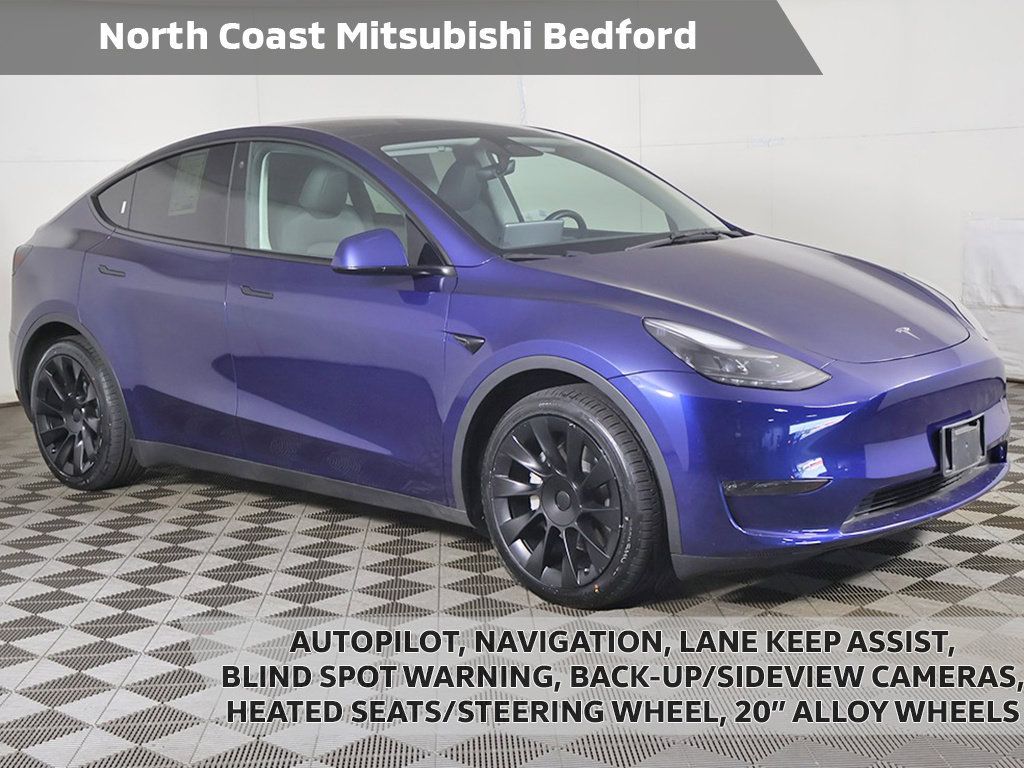 Used 2023 Tesla Model Y Long Range AWD/4WD image 1