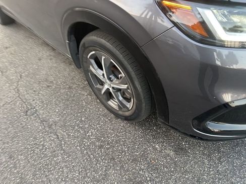 Used 2023 Honda HR-V EX-L image 3