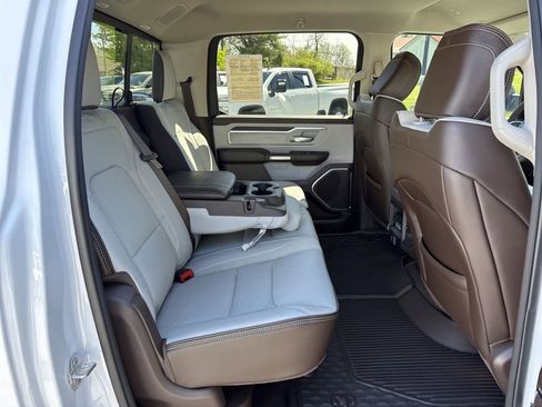 Used 2025 RAM 1500 Laramie AWD/4WD image 27