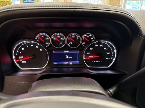 Used 2021 Chevrolet Silverado 1500 LTZ AWD/4WD image 45