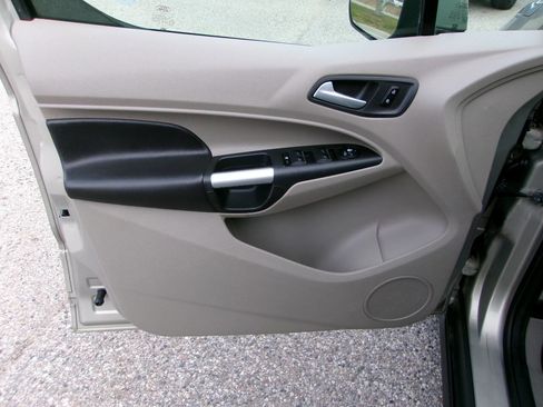 Used 2014 Ford Transit Connect Titanium image 9