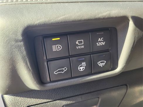 Used 2021 Toyota Highlander Limited image 19