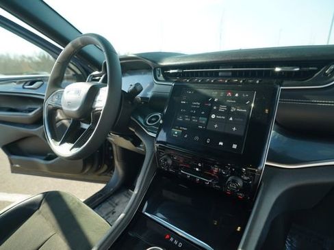 Used 2023 Jeep Grand Cherokee L Altitude image 34