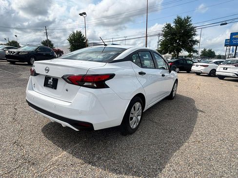 Used 2024 Nissan Versa S FWD image 20