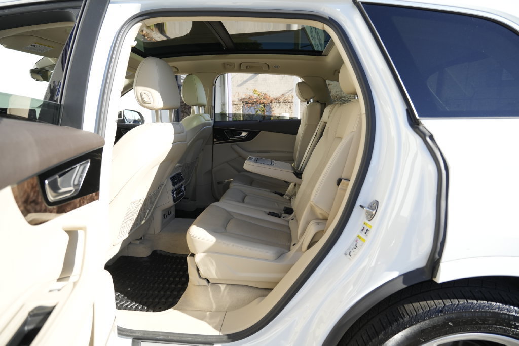 Used 2019 Audi Q7 3.0T Prestige w/ Prestige Package AWD/4WD image 28