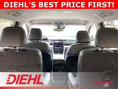 Used 2021 Jeep Grand Cherokee L Limited AWD/4WD image 35