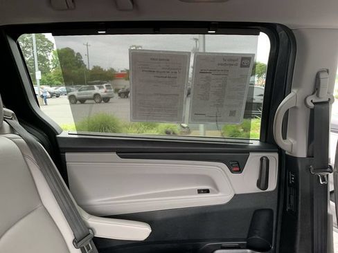 Used 2023 Honda Odyssey Touring image 12