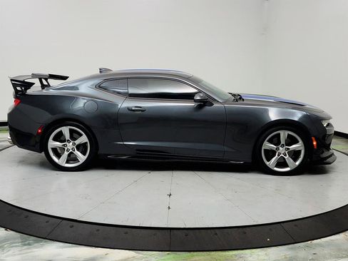 Used 2017 Chevrolet Camaro SS RWD image 4