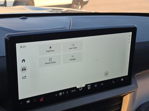 Used 2025 Ford Explorer Active image 31