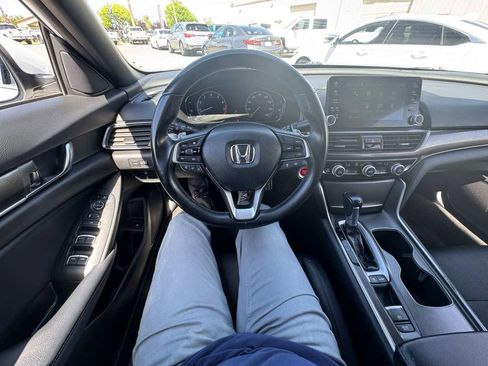 Used 2018 Honda Accord Sport image 32