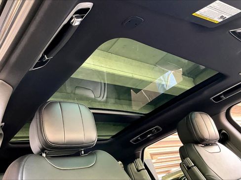 Used 2025 Land Rover Range Rover Sport Dynamic SE image 13