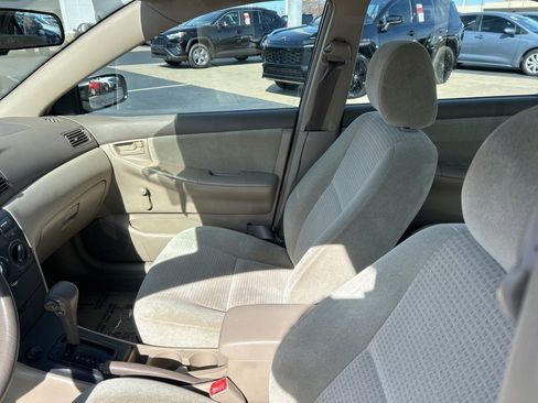 Used 2006 Toyota Corolla CE image 2