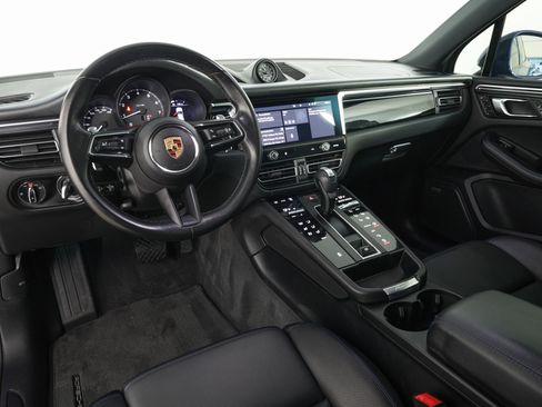 Used 2024 Porsche Macan image 16