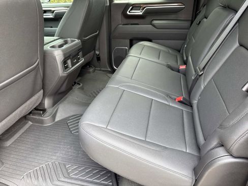 Used 2025 Chevrolet Silverado 1500 LT Trail Boss w/ LT Trail Boss Premium Package AWD/4WD image 10