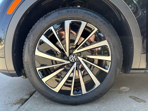 Certified 2023 Volkswagen ID.4 Pro S Plus AWD/4WD image 27
