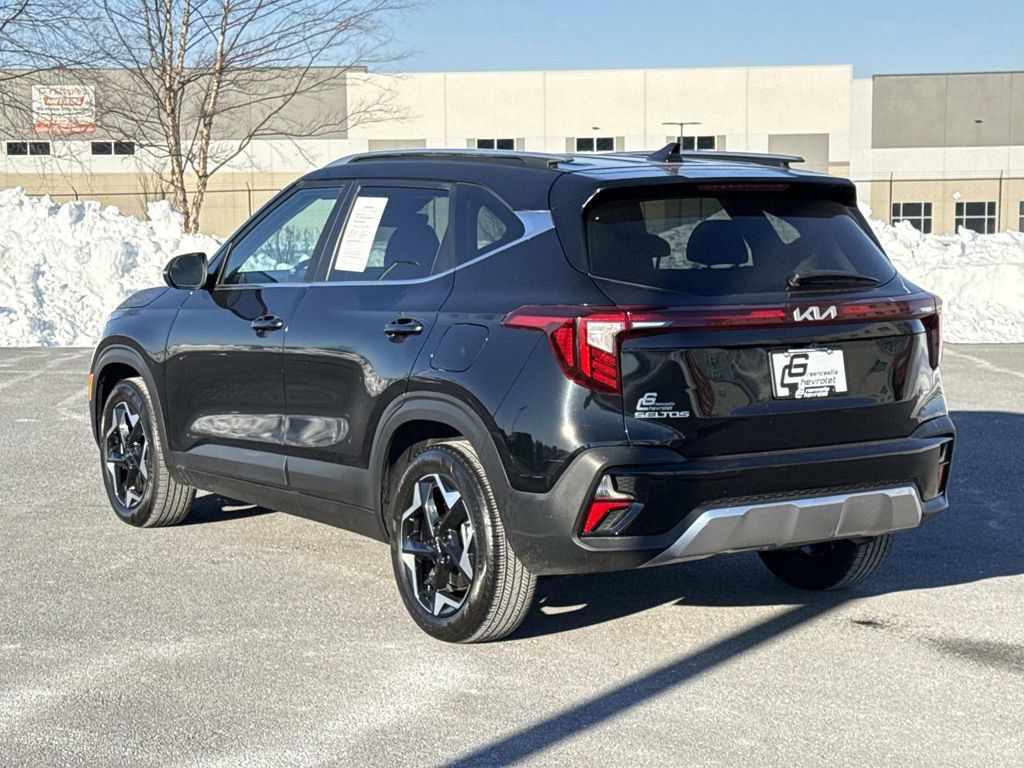 Used 2024 Kia Seltos EX AWD/4WD image 27