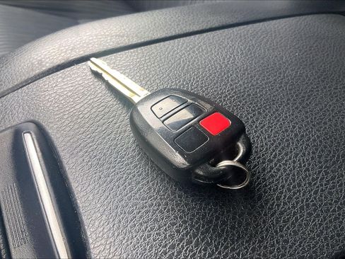 Used 2016 Toyota Highlander Plus image 14