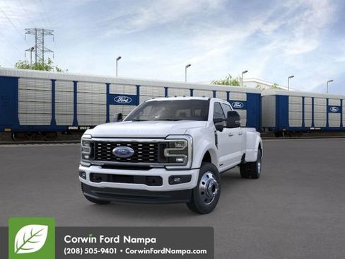 New 2026 Ford F450 Platinum image 3