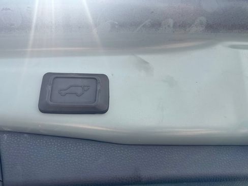 Used 2019 Toyota RAV4 XLE w/ Convenience Package FWD image 32