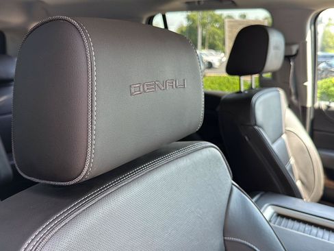 Used 2019 GMC Yukon Denali w/ Denali Ultimate Package AWD/4WD image 30
