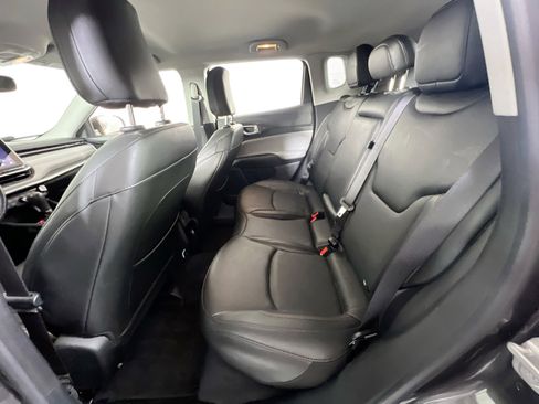 Used 2022 Jeep Compass Limited image 23